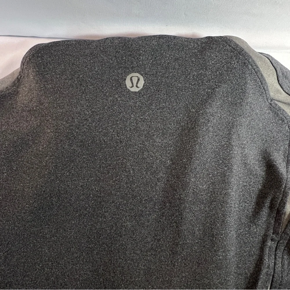 Lululemon Men’s Lightweight Jacket - Grey - Size Medium
